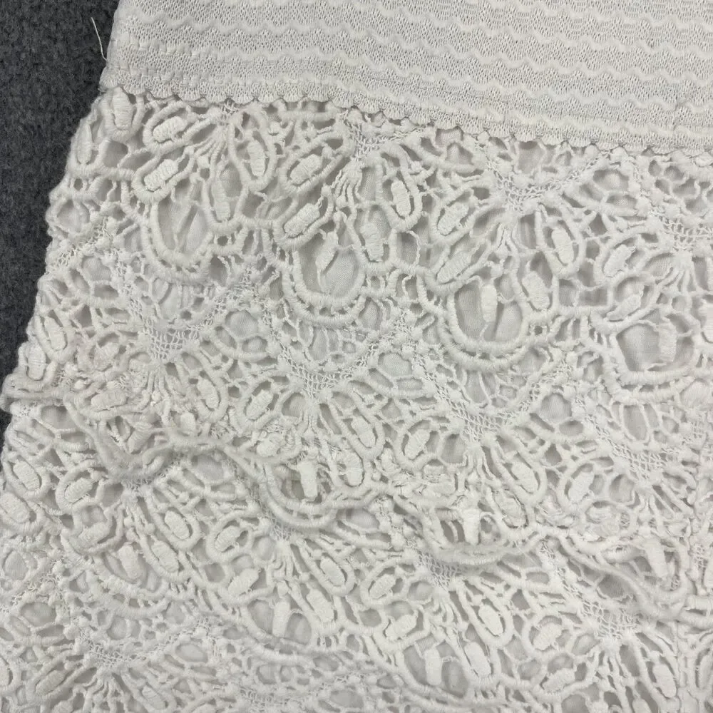 BCBG Girls Shorts Womens Medium White Lace Crochet Boho Festival Scallop Hem - Picture 11 of 14